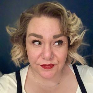 Meet your Posher, Karina